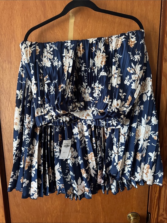 Abercrombie & Fitch Dresses & Skirts - Abercrombie & Fitch Navy Floral Pleated Midi Skirt with Cream & Tan Blooms